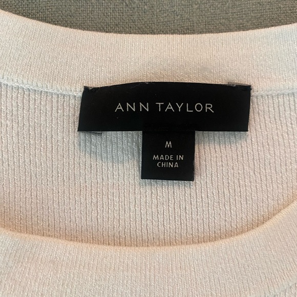 Ann Taylor White Blouse in Medium - Picture 2 of 4